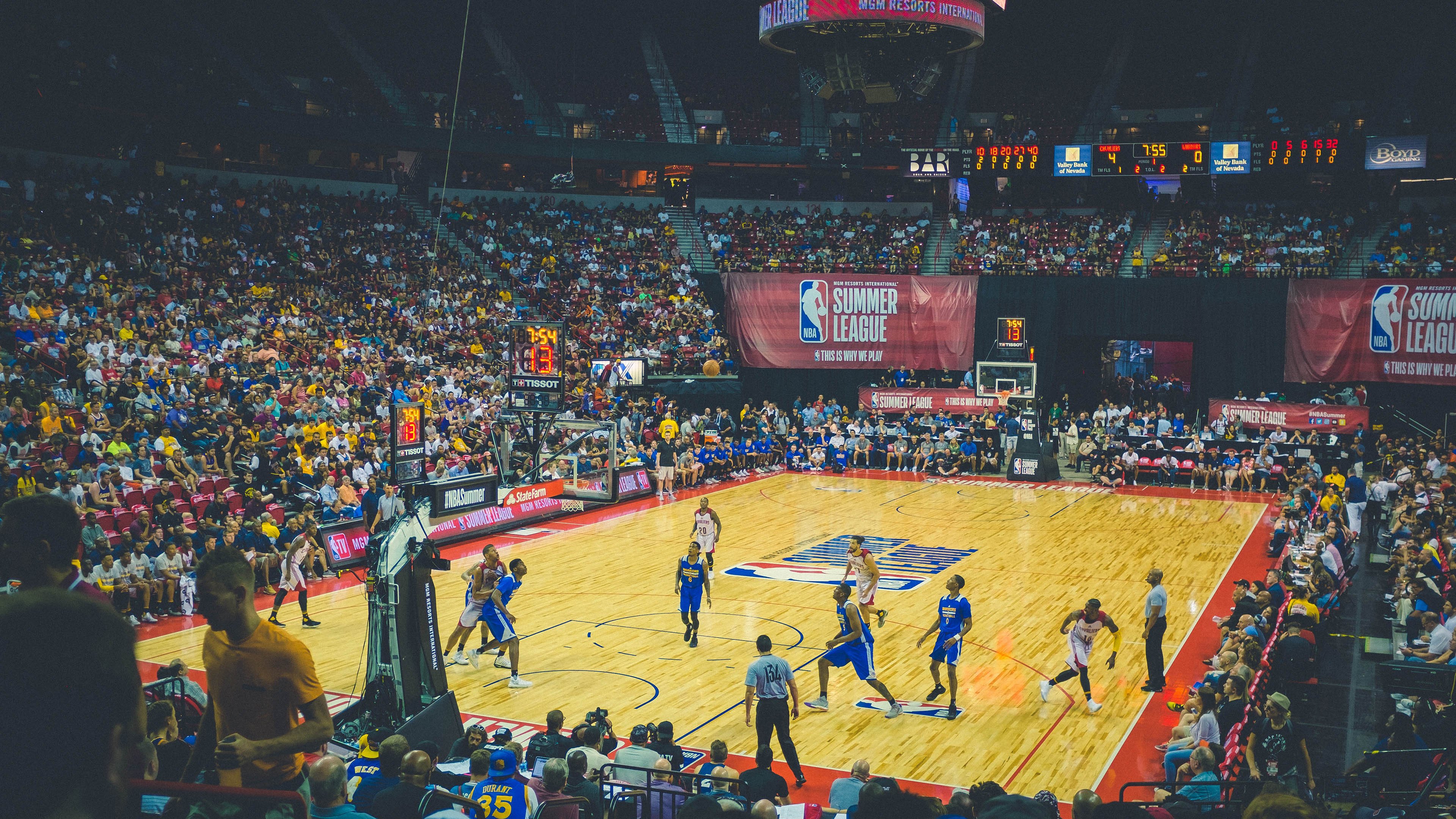 布莱克本高强度防守，蓝白军团冲击季后赛，布莱克本吧